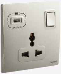 1 Gang Multistandard switched socket with USB Type C - Champagne - Legrand