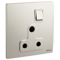 1 Gang BS switched socket outlet - 15A - Champagne - Legrand