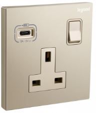Galion - 1 Gang switched socket outlet- with USB C Charger - Champagne - Legrand